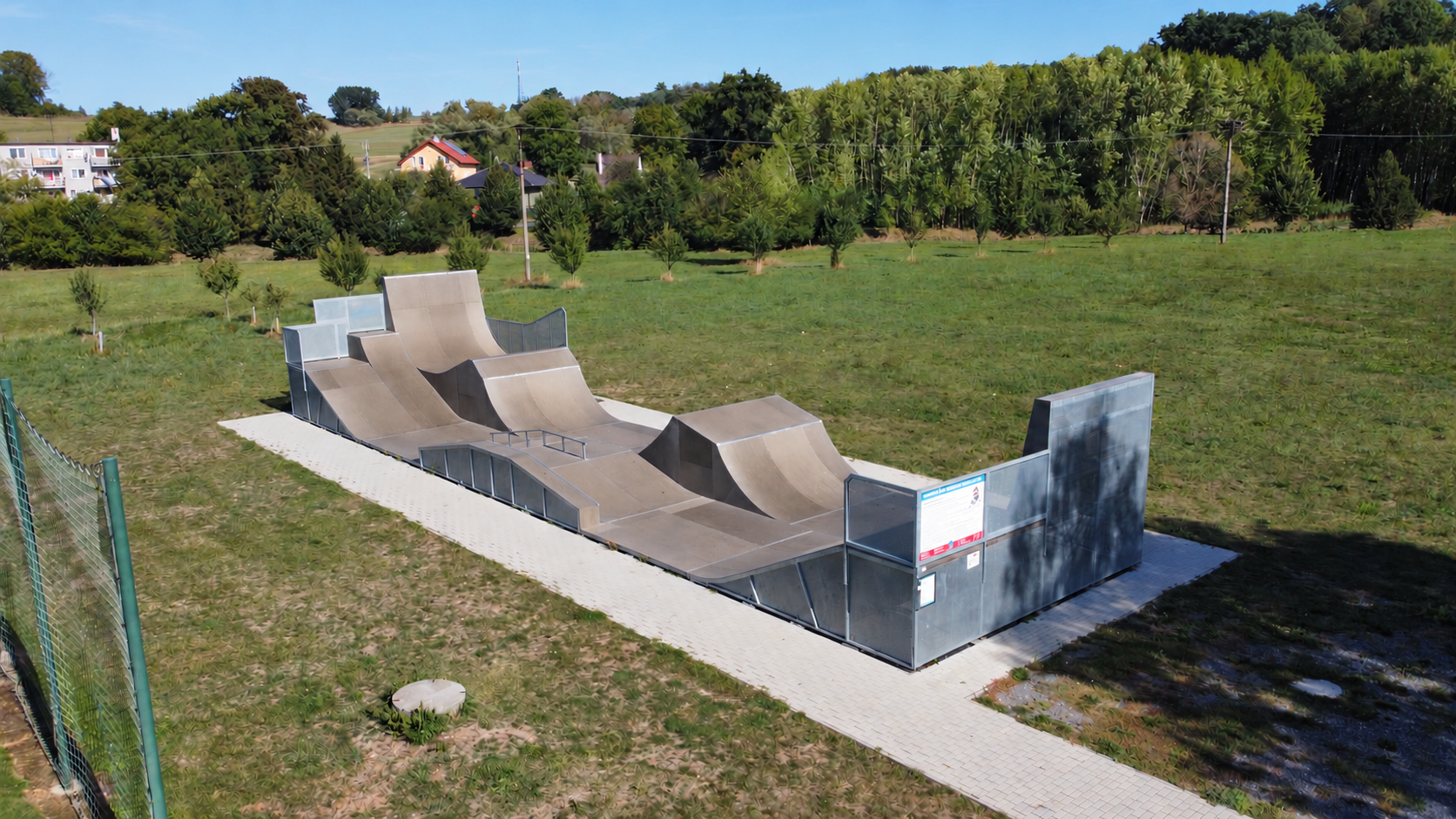 Monolitický skatepark JF Construction – DŘEVOHOSTICE